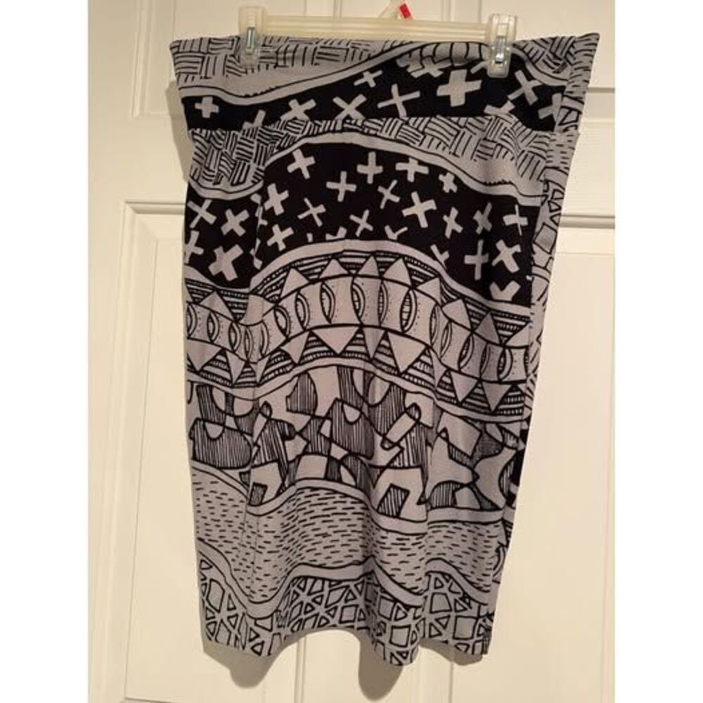 062. Lularoe Cassie skirt in black and tan
